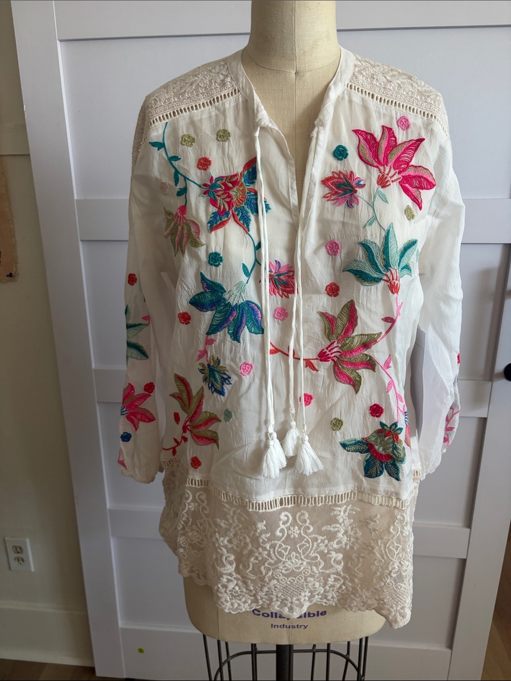 White Embroidered Floral Tassel Blouse